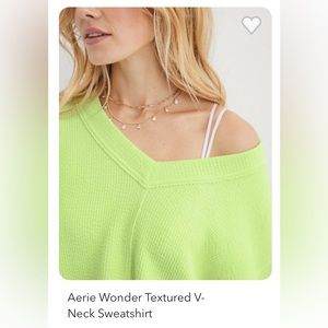 Aerie Wonder Textured V-
Neck Sweatshirt